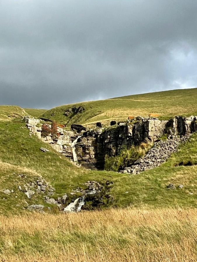 The White Lion Inn Buckden  المظهر الخارجي الصورة