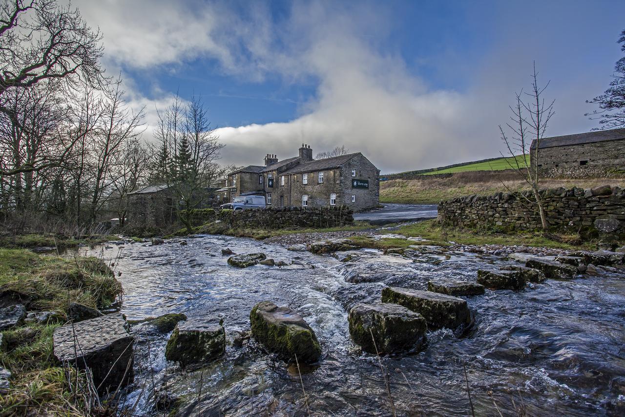 The White Lion Inn Buckden  المظهر الخارجي الصورة